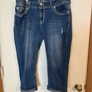 Wildflower size 18 Capri denim pants